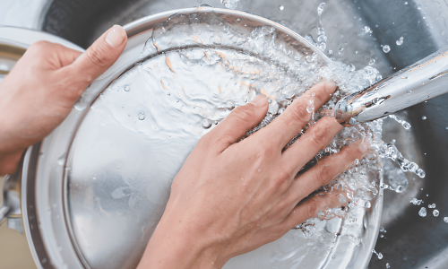 你的餐具可能正在吸收的化學殘留